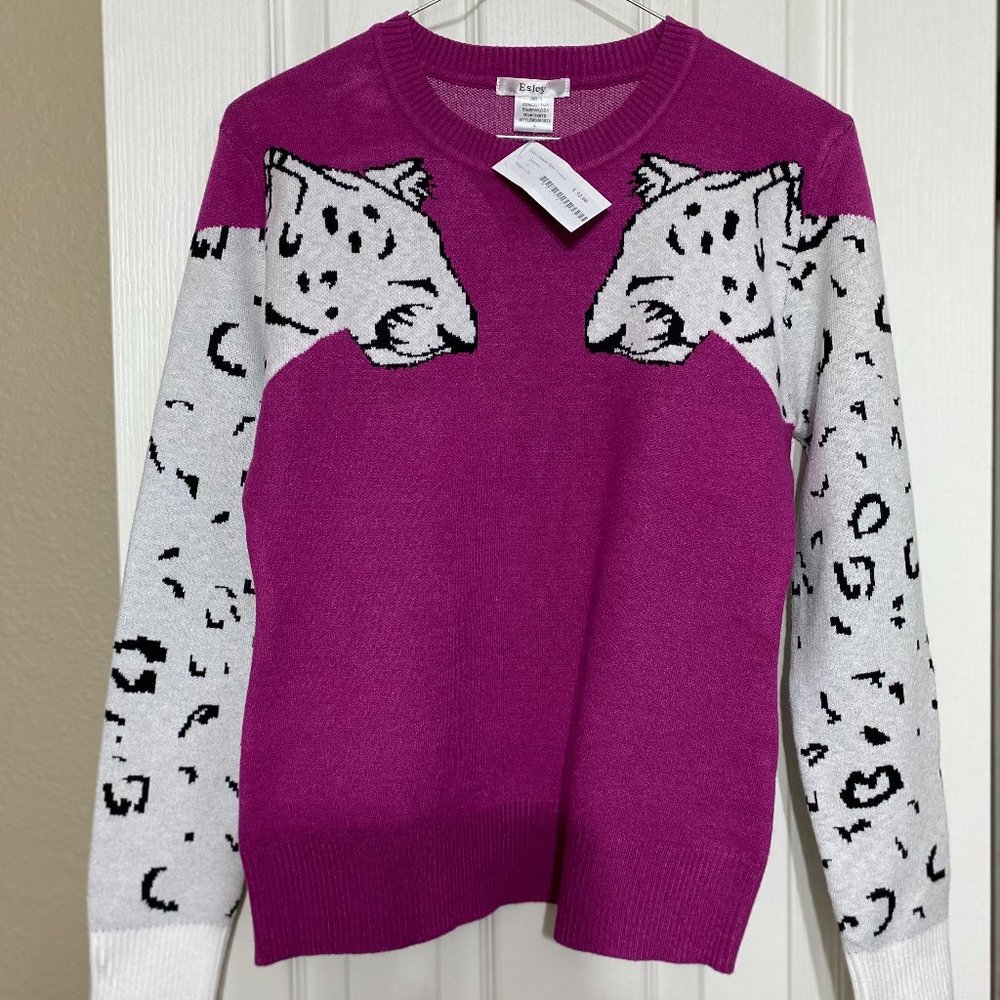Esley Purple/Magenta Leopard head Sweater  super soft in size small